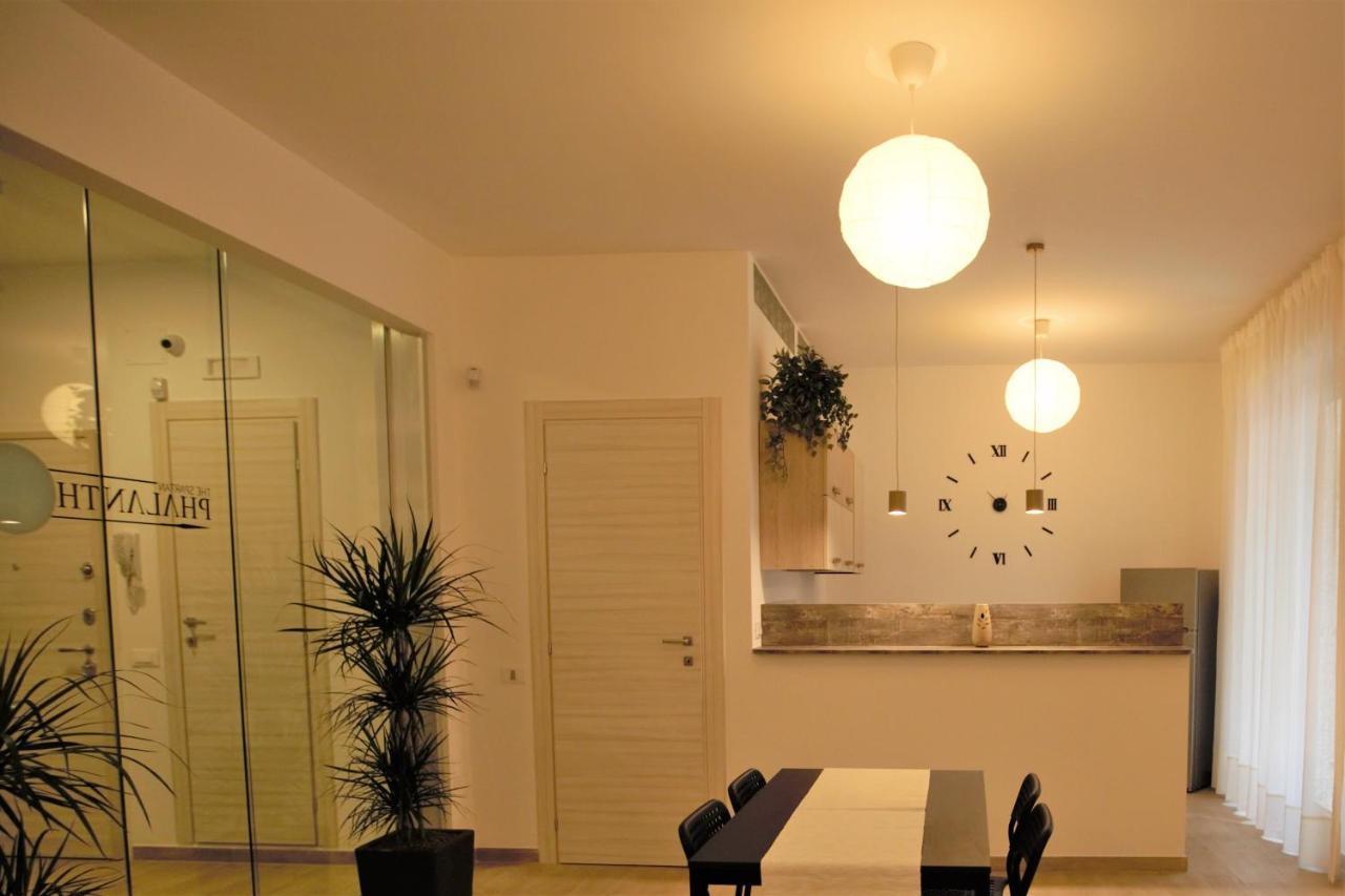 Bed and Breakfast Phalanthos Таранто Экстерьер фото